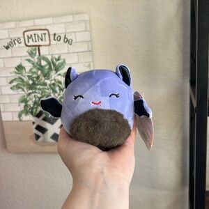 Squishmallows 4” Joldy the bat